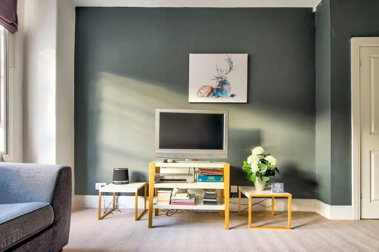Joivy Bright 1 Bed Flat, Close To Princess Street Edinburgh Apartment